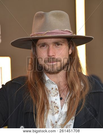 LOS ANGELES - SEP 24:  Lukas Nelson arrives for the 