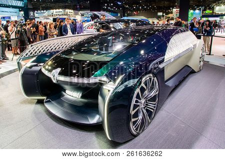 Paris - Oct 2, 2018: Renault Ez-ultimo Self-driving Luxury Lounge Concept Car Showcased At The Paris