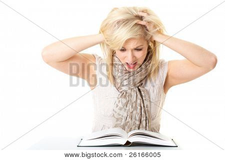 podkreślił blond kobiet student posiada jej głowa, na białym tle