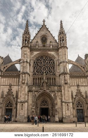 Dunkerque, France - September 16, 2018: Main Entrance And Facade Of Saint Eloi Church In Dunkirk Und