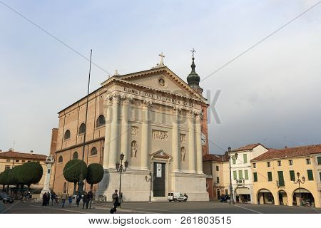 Cittadella, Italy - October 11, 2016: Historic Market Square On October 11, 2016 In Cittadella, Ital