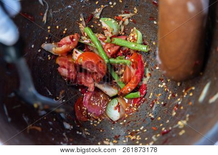 Papaya Salad Or Papaya Pok Pok (som Tum)