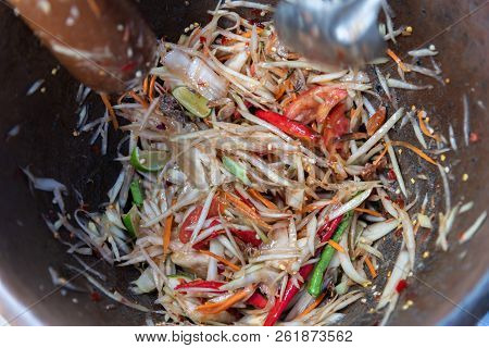 Papaya Salad Or Papaya Pok Pok (som Tum)