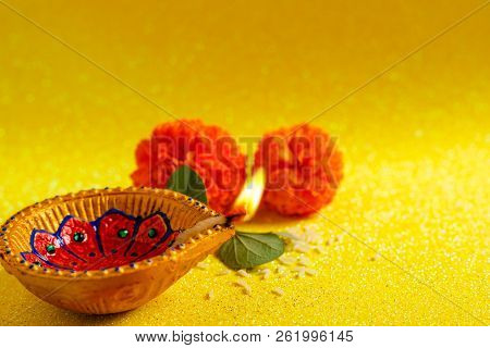 Happy Dussehra Greeting Card , Green Leaf And Rice