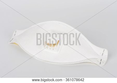Face Respirator Ffp1, Personal Protective Equipment To Protect Against The Virus Covid-19.