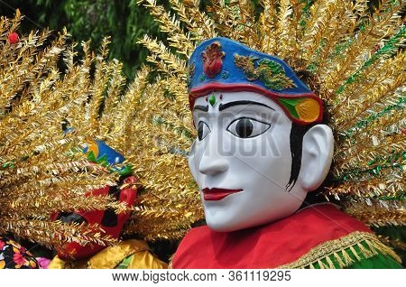 Ondel-ondel The Big Jakarta Traditional Puppet - Indonesia