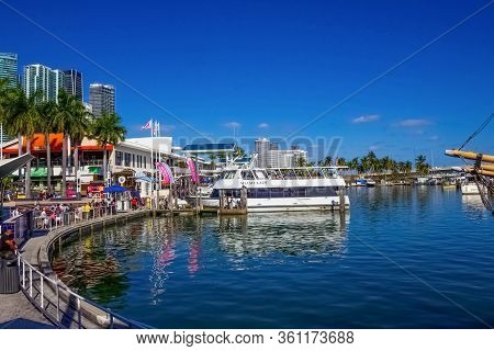 Miami, Usa - November 30, 2019: Biscane Lady Commuter Boat In The Miami Harbor