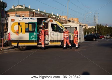MÁlaga, Spain - April 10, 2020. Hospital Clínico De Málaga, Health Personnel, The Fighters Against C
