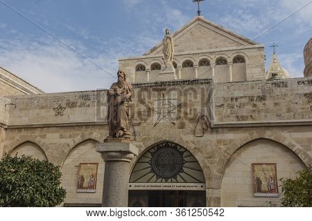 Bethlehem, Palestine, January 28, 2020: City Of Bethlehem. The Church Catherine Next To The Basilica
