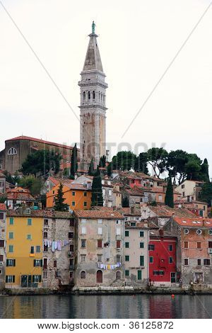 Casco antiguo de Rovinj, Catedral de Santa Eufemia en Istria, Croacia