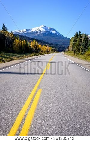 Yellowhead Way, Jasper Alberta Kanada , Sleeper Mountain,