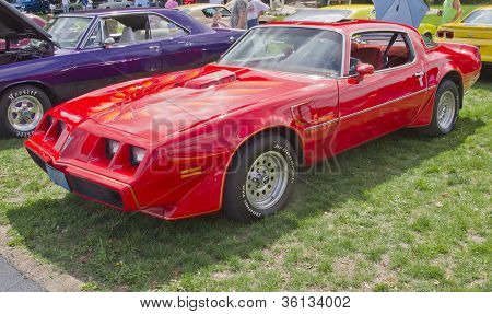 Rojo Pontiac Trans Am Firebird lado