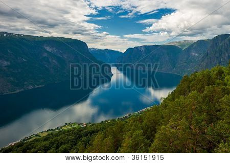 Blick auf den Aurlandsfjord, Norwegen