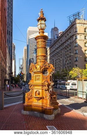 San Francisco, California, Usa- 07 June 2015: Lottas Fountain Is The Cast-iron Fountain, Landmarks A