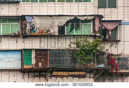 Baidicheng, China - May 7, 2010: Qutang Gorge On Yangtze River. Closeup Of Couple Apartment Balconie