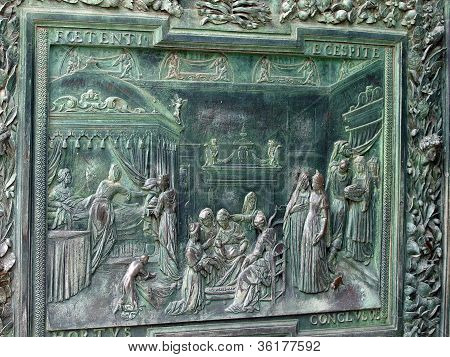 PISA - Duomo. Bronz Pisano tarafından ayrıntılı kapı