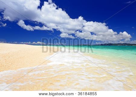 ชายหาดสวยงามจ้า
