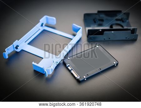 New 2, 5 Inch Ssd Fast Solid State Drive Near Ssd Adapter Rail For Hdd Or Sdd Conversion Cradle For 