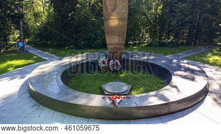 Russia, Vladimir Region, June 20 2022, Memorial Complex At The Site Of The Death Of Yuri Alekseevich