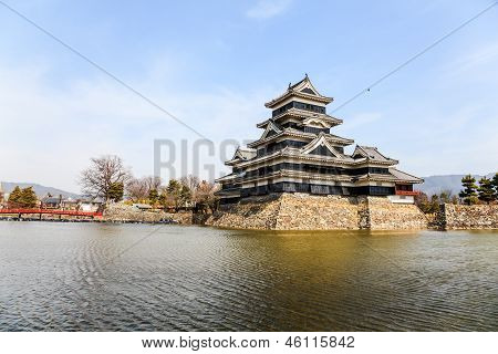Matsumoto castle and the lake