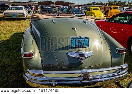 Daytona Beach, Fl - November 24, 2018: Rear View Of A 1947 Lincoln H-series Style 76 Convertible At 