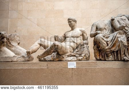 London, Uk - August 19, 2022: Exhibits From Classical Greece Inside The Famous British Muesum In Lon