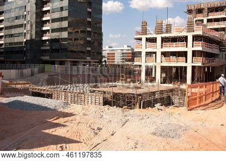Brasilia, Brazil September 8, 2022 Construction Of New Apartment Buildings In The Northwest Of Brasi