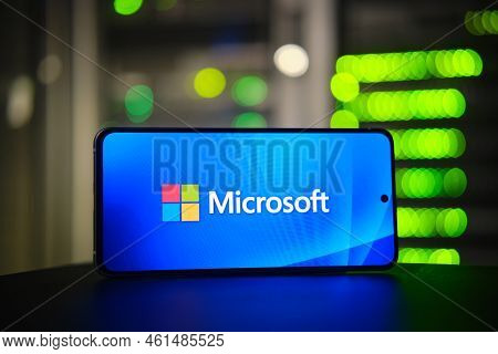 Microsoft Windows Company Logo On The Background Of A Bokeh Server Light - Moscow, Russia, August 27