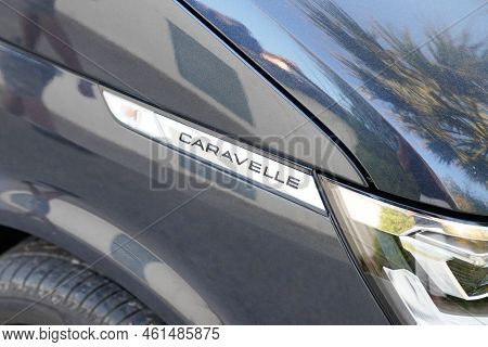 Bordeaux , Aquitaine  France - 10 09 2022 : Vw Caravelle Volkswagen T6 Bus Van Panel Brand Logo And 