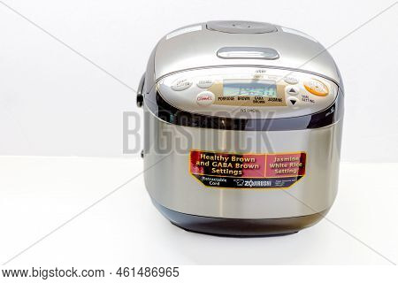 Calgary, Alberta, Canada. Sep 13, 2022. A Zojirushi 5.5 Cup Microcomputer Rice Cooker And Warmer On 