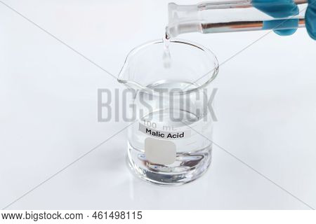 Malic Acid Is A Chemical Ingredient In Beauty Product, Chemicals Used In Laboratory