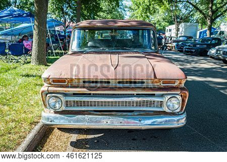 Falcon Heights, Mn - June 18, 2022: High Perspective Front View Of A 1964 Chevrolet C10 Suburban Car