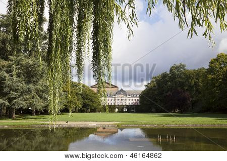 Panoráma města Trier s voliči palác knížete