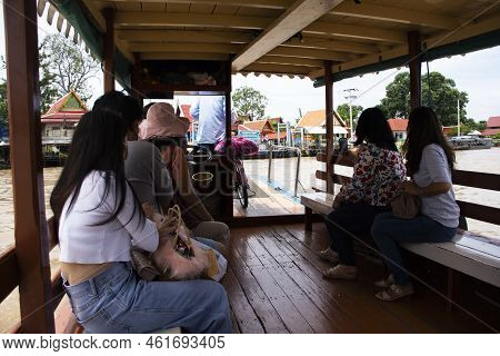 Boat Ship Ferry Transportation Send Receive Thai People Passenger Travelers Journey Crossing Chao Ph