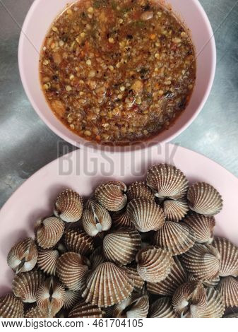 Tegillarca Granosa Or Also Known As A Cockle , Blood Clam. Close Up Shot. After Cooked. With Thai Sp