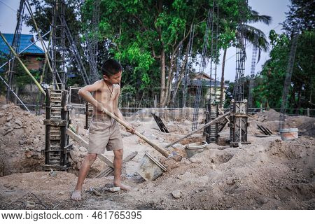 Poor Children Working At Construction Site Against Children Labour, Children Have To Work Because Of