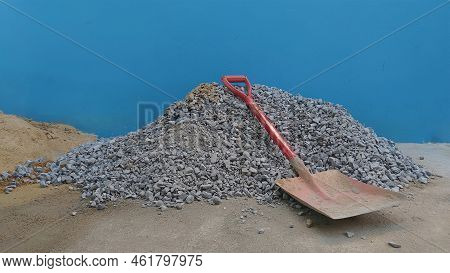 Shovel Placed Used For Scoop Stone And Sand In Construction Work,stone And Sand Material For Constru