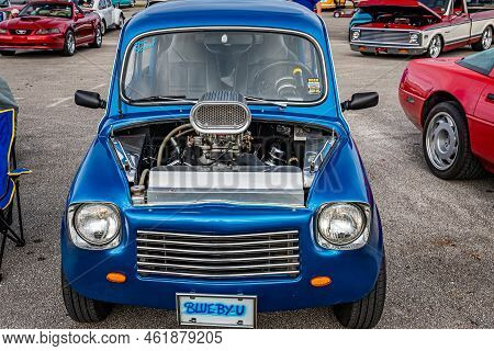 Daytona Beach, Fl - November 28, 2020: High Perspective Front View Of A Fiat 600 Pro Street Dragster