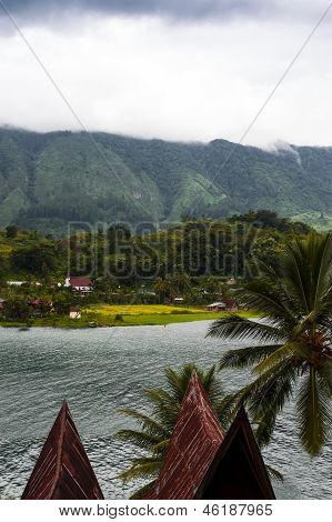 Stile Batak, isola di Samosir.