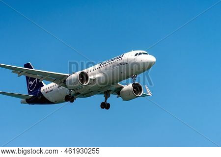 Larnaca, Cyprus - September 10, 2022: Airbus A320-271n Of Lufthansa Airlines Landing At Glafcos Cler