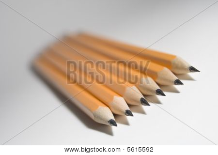 날카롭게 연필