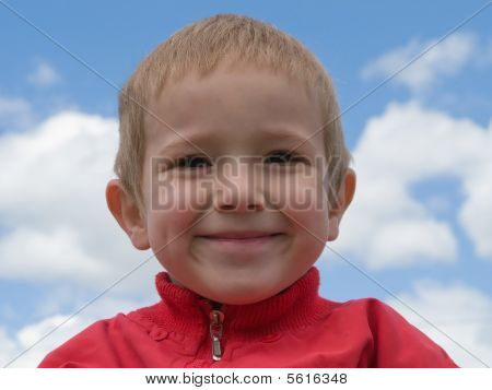 Lille barn smiler
