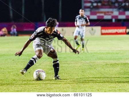 Sisaket Thailand-may 28: Nurul Sriyankem Of Chonburi Fc. In Action During Thai Premier League Betwee