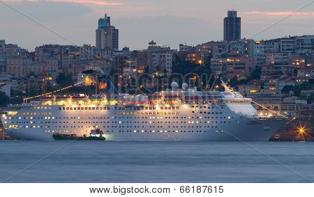 Cruise Ship