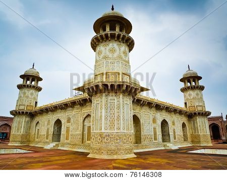 Baby Taj Corner View