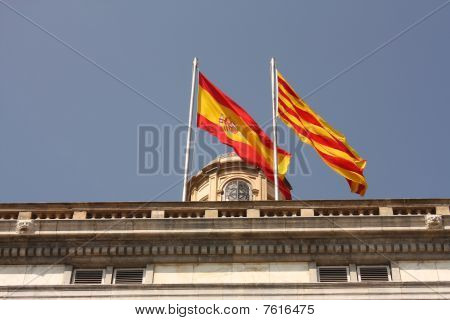 Bandiere nel Palazzo della Generalitat