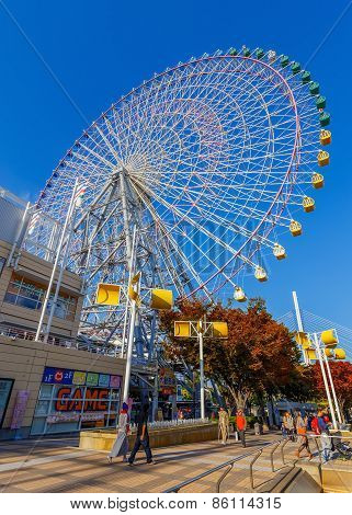 Tempozan Ferris Wheel in Osaka
