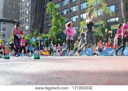 Marathon Runners Along First Avenue In The Nyc Marathon 2016