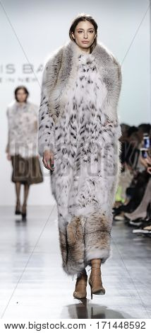 New York Fashion Week Fw 2017 - Dennis Basso Collection