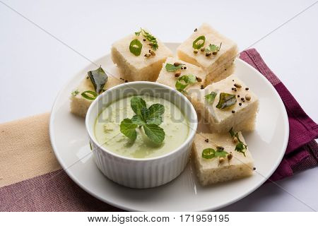 khaman white dhokla made up of rice or urad dal